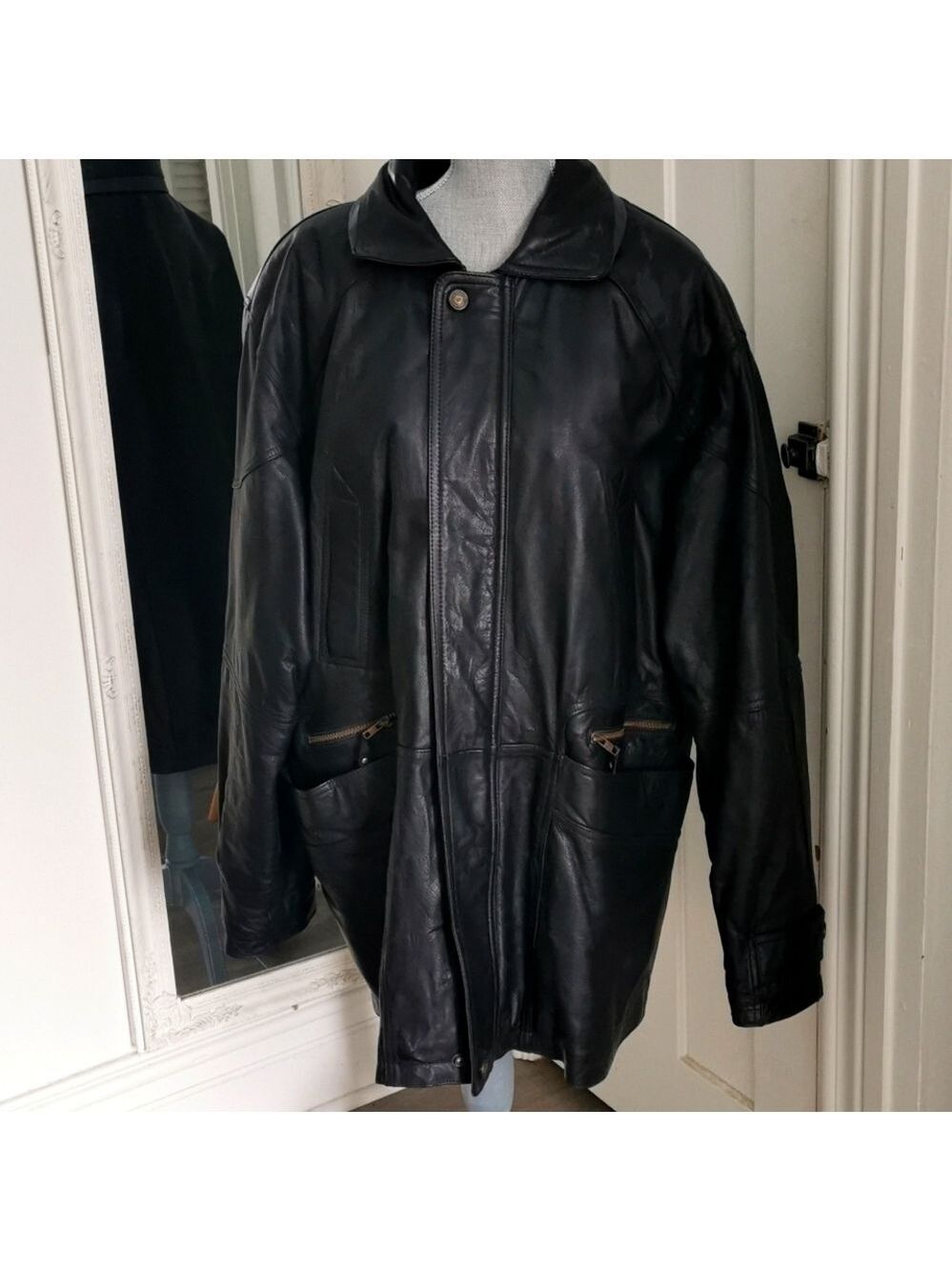 Vintage Original Back Country Men's old money leather jacket. Size 48T. EUC